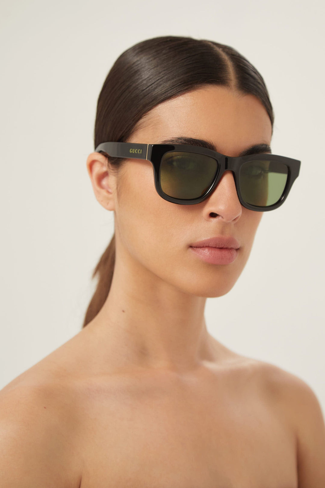 Gucci soft squared black and green sunglasses