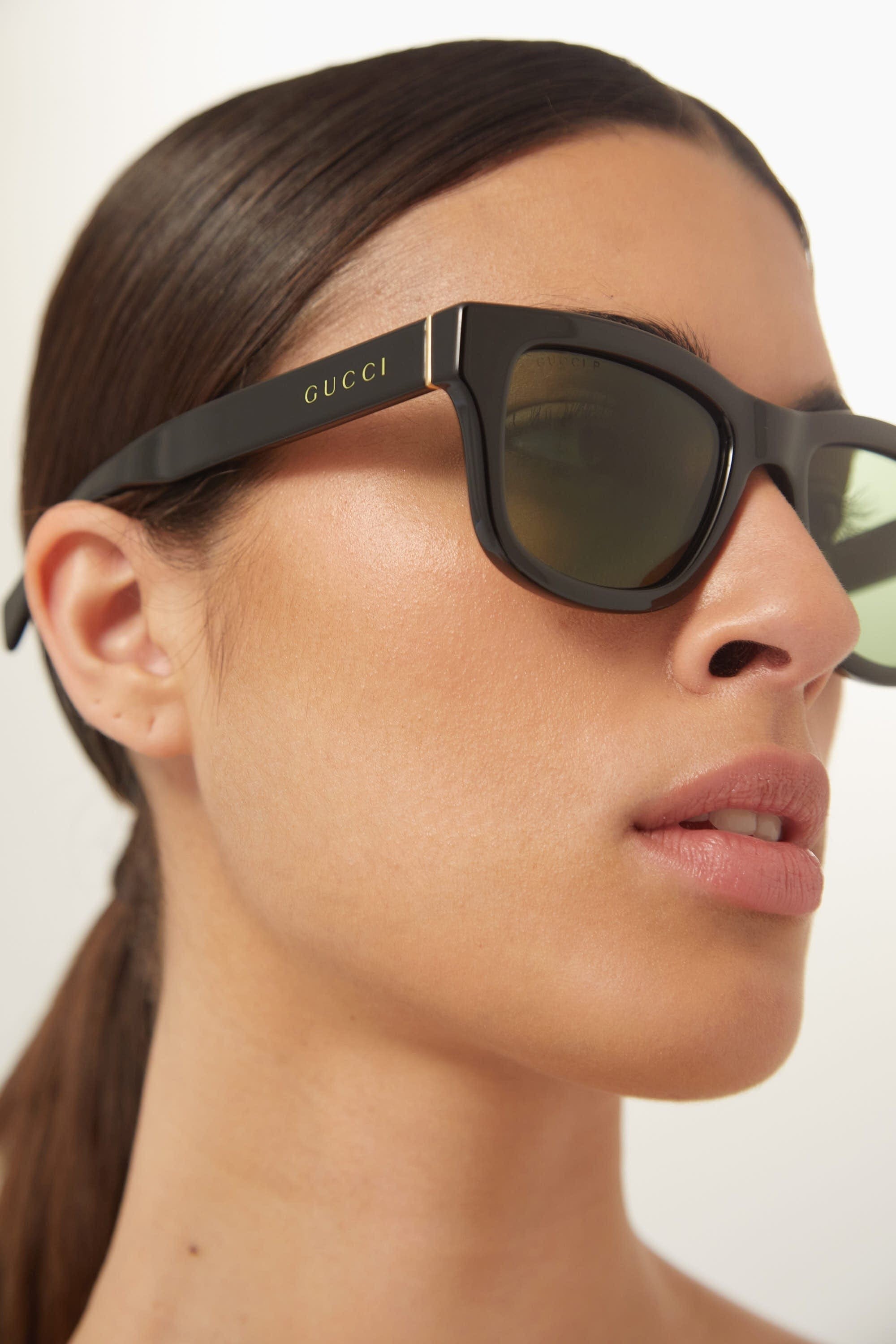 Gucci soft squared black and green sunglasses