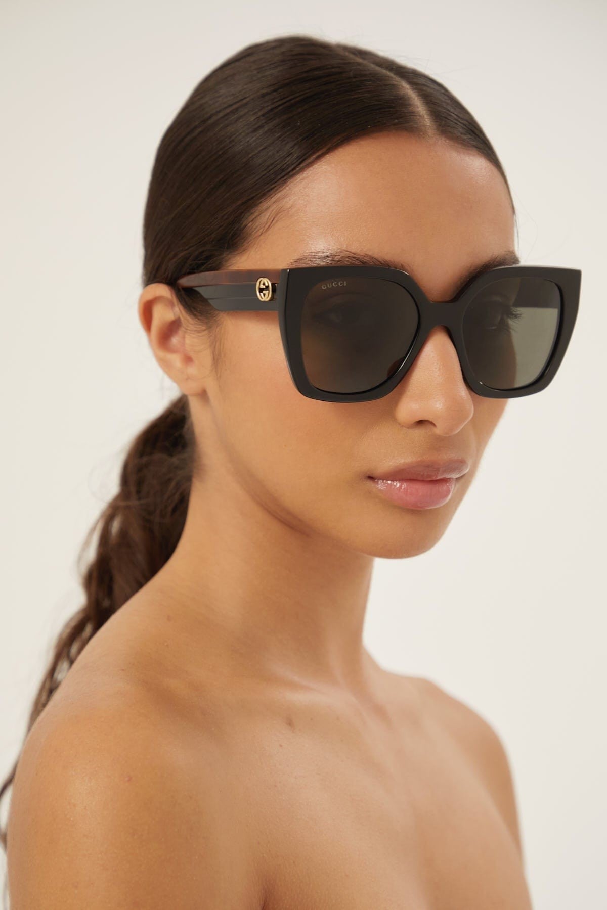 Gucci squared sunglasses with web temple