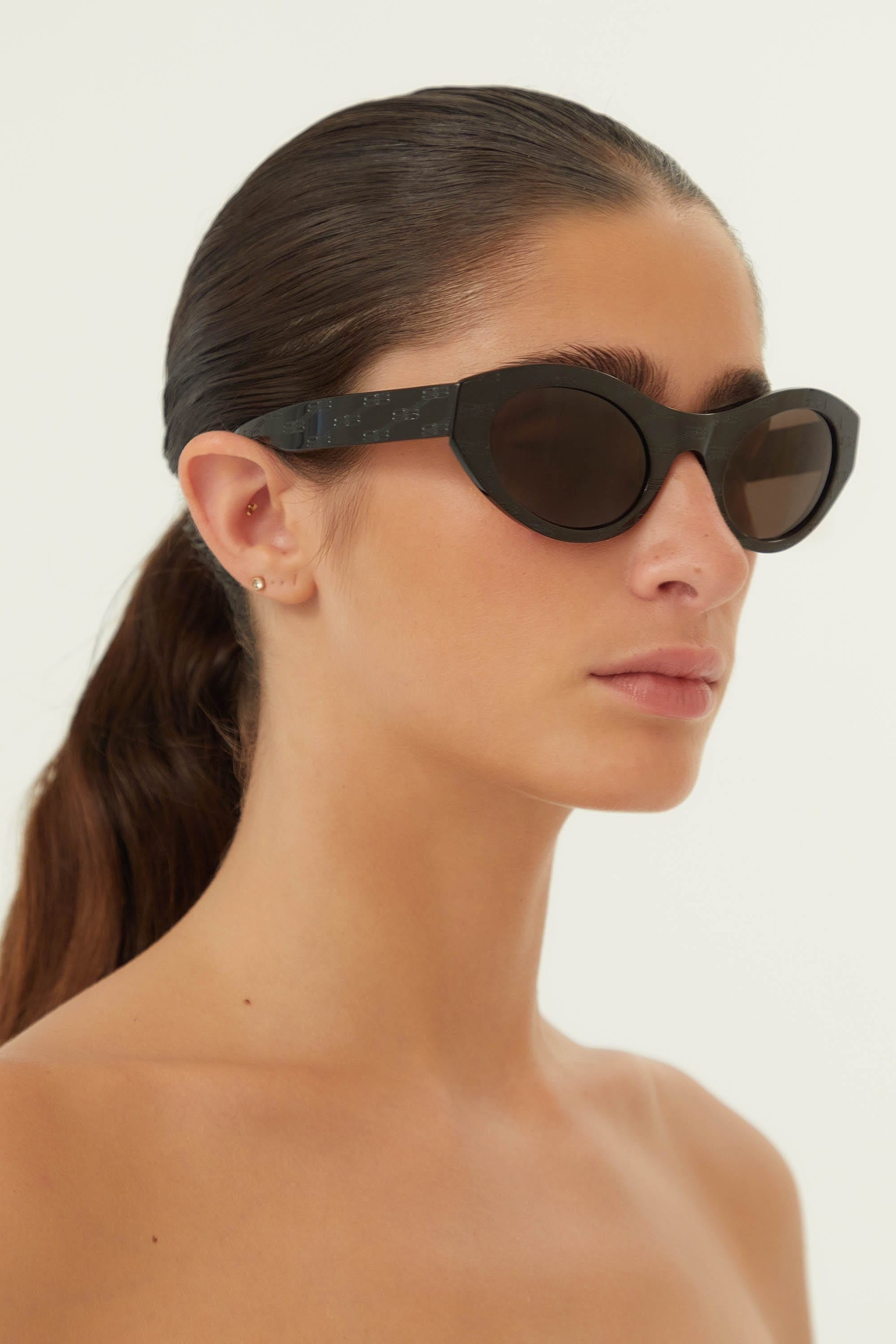 Balenciaga oval femenine black sunglasses