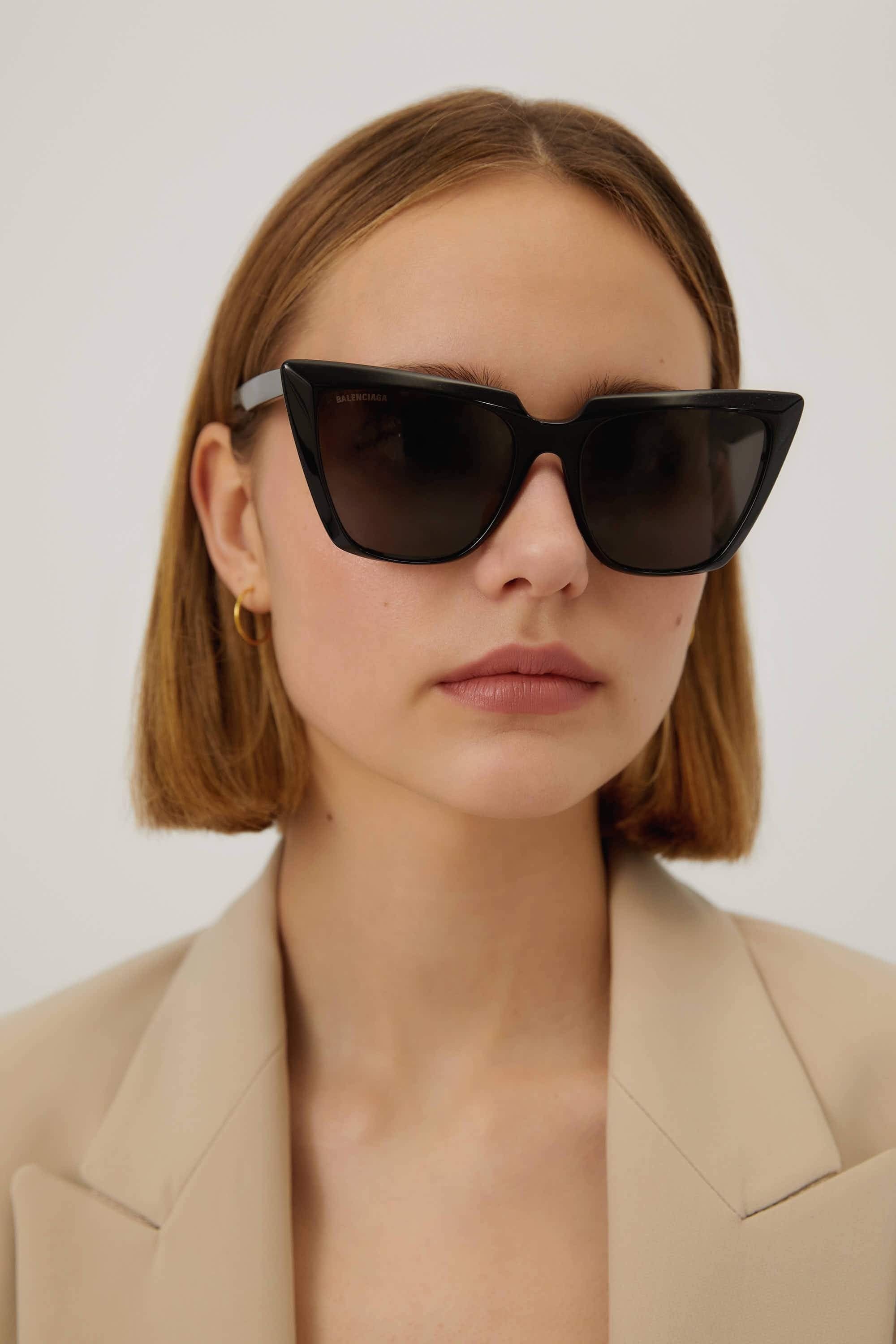 Balenciaga cat-eye femenine black sunglasses