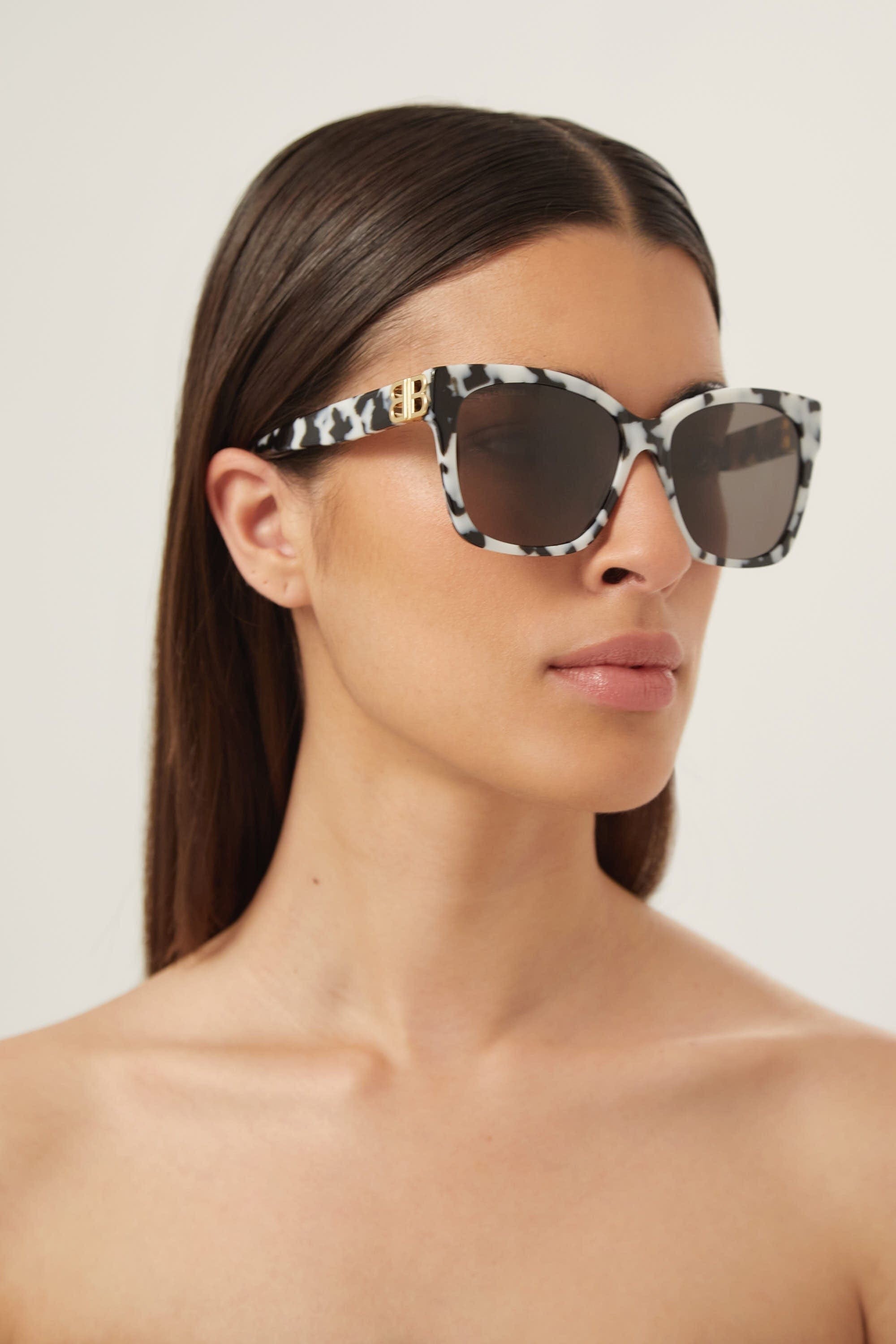 Balenciaga squared femenine zebra sunglasses with BB folding