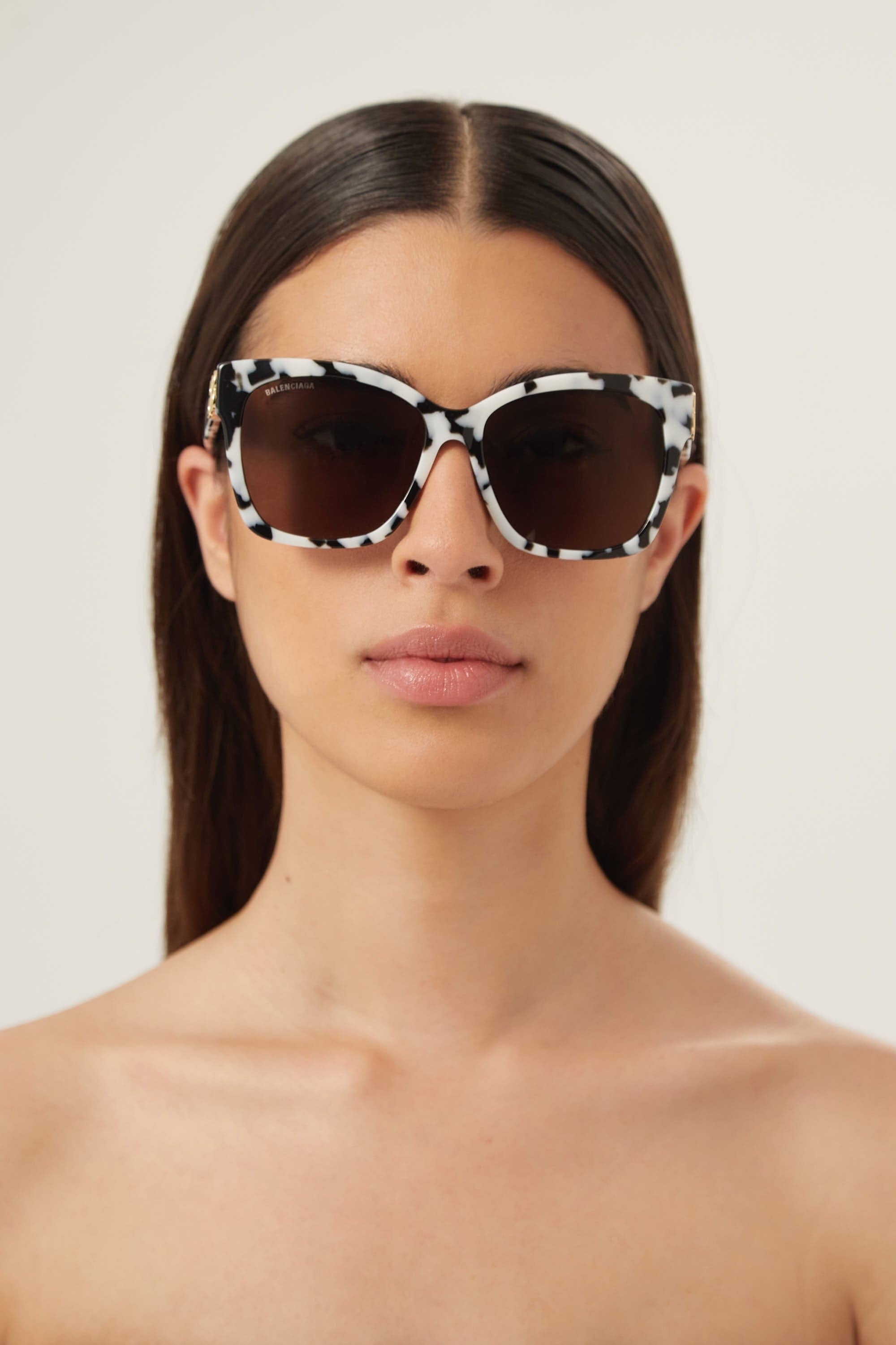 Balenciaga squared femenine zebra sunglasses with BB folding