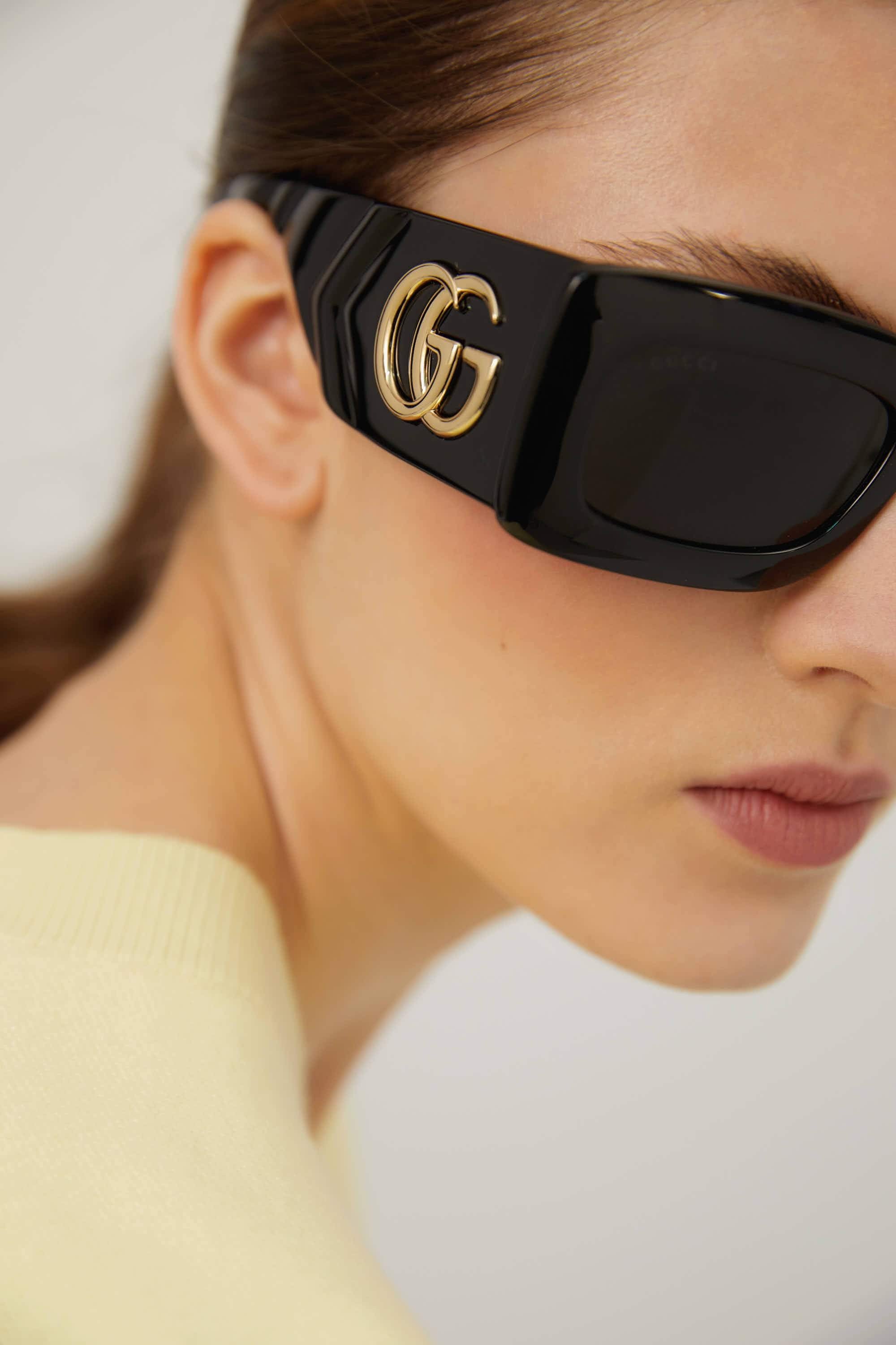 Gucci black sunglasses with matalasse temple