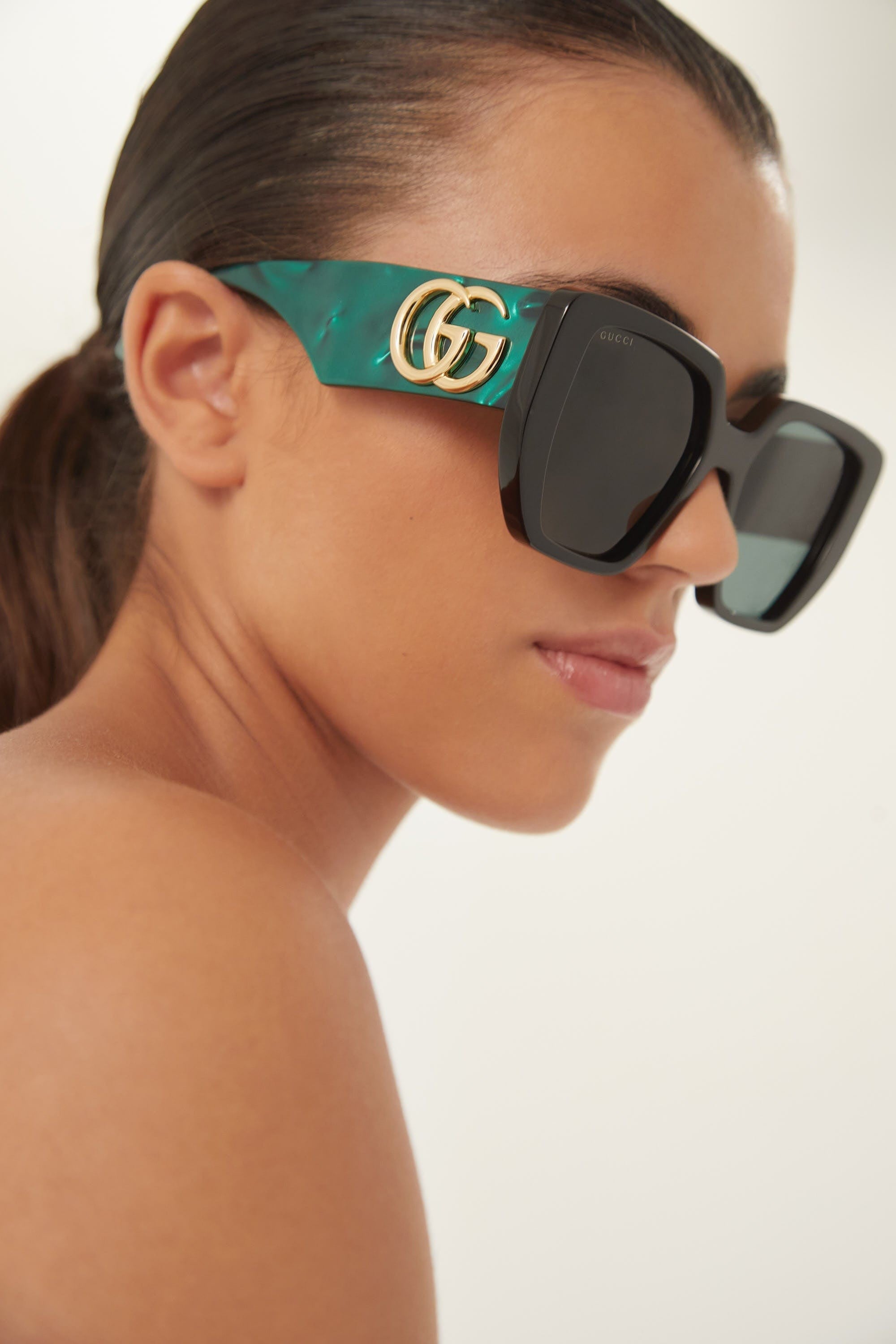 Gucci GG0956S oversized black and green sunglasses with maxi logo