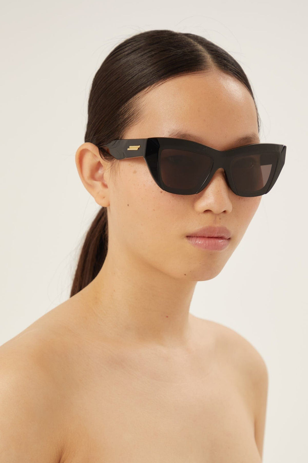 Bottega Veneta black cat eye geometrical sunglasses