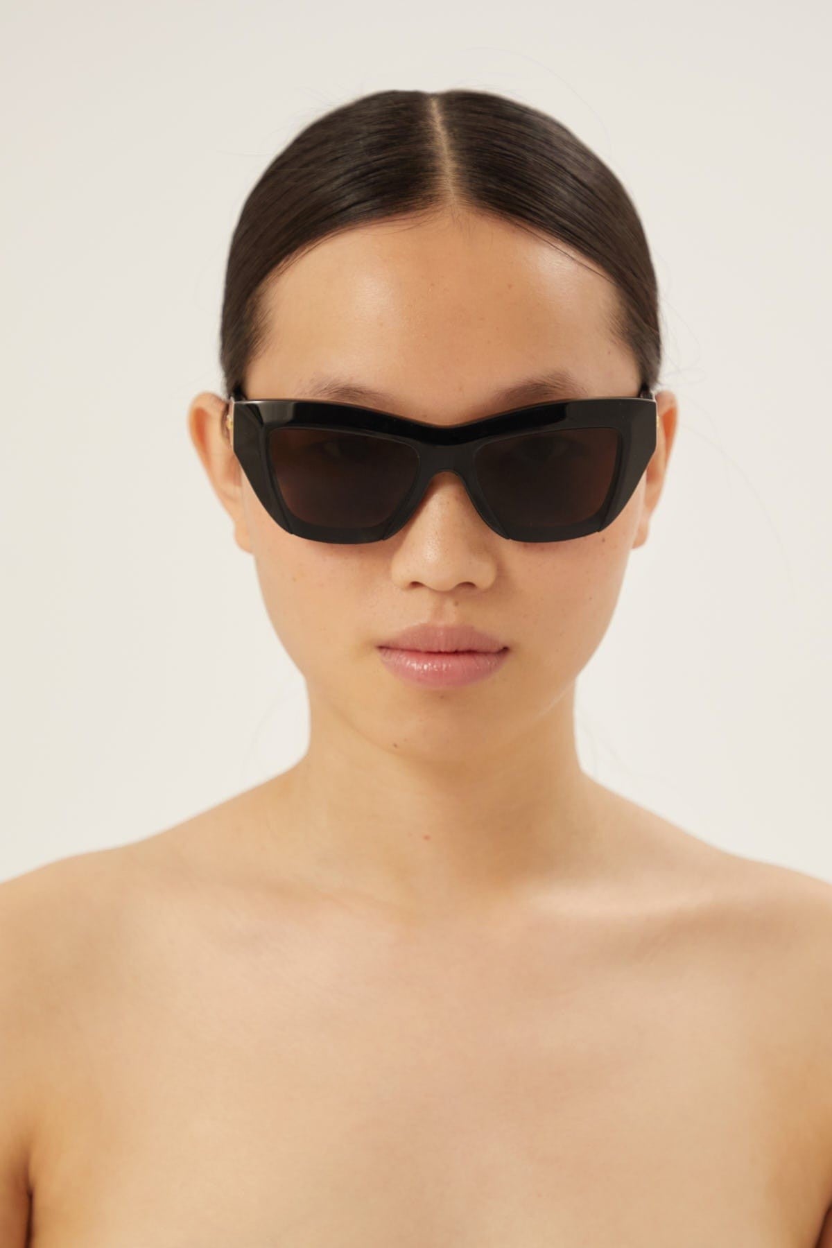 Bottega Veneta black cat eye geometrical sunglasses